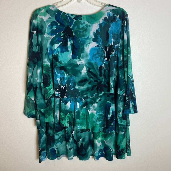 Susan Graver Womens 2X Tiered V-Neck Tunic Top Green Blue Floral 3/4 Sleeve 2904 - Picture 2 of 8